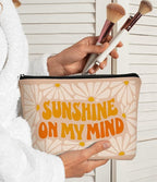 Sunshine on My Mind Pink White Orange Daisy Inspirational Cosmetic Bag Makeup Bag Gift for Teen Girls,Birthday Christmas Gifts for Women Friends Mom Wife Grandma Daughter Teacher Coworker